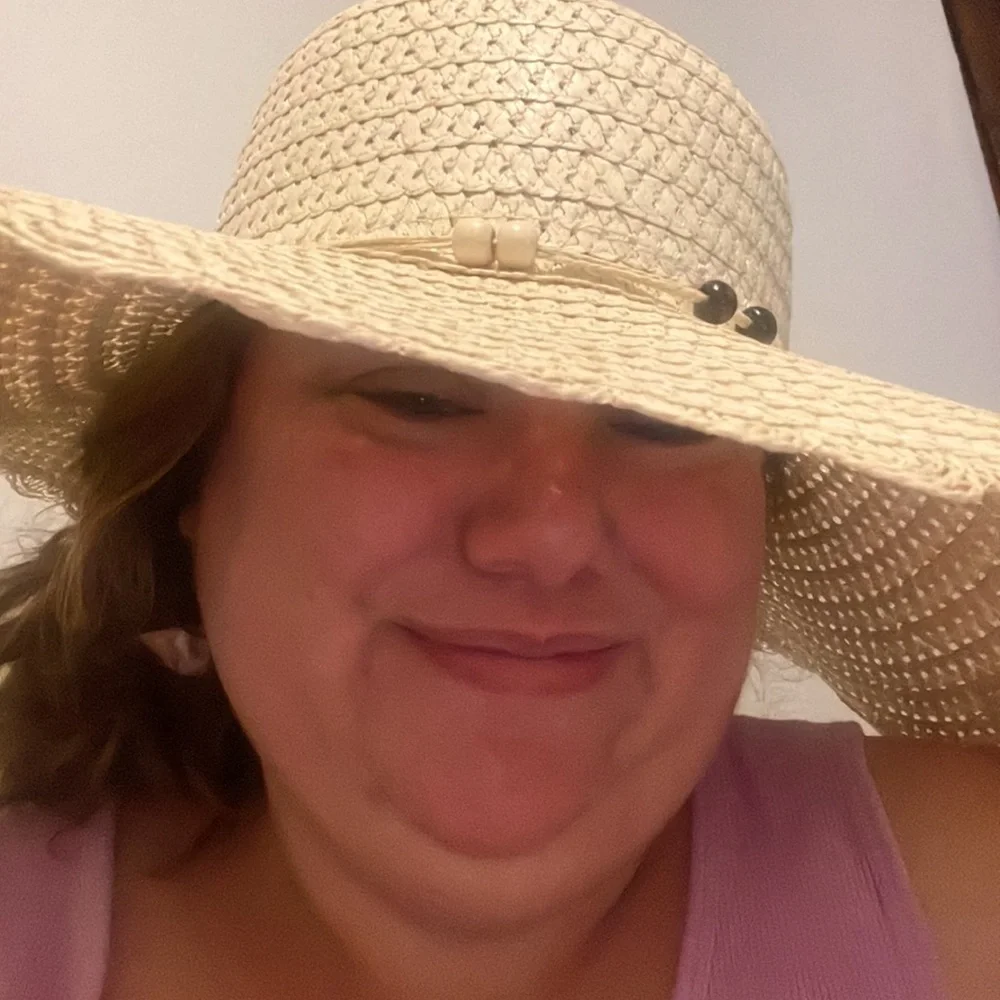 New cream sun scalloped cottage style beach hat